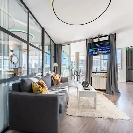 Coxy In Almaria Near Centre Τορρεμολίνος